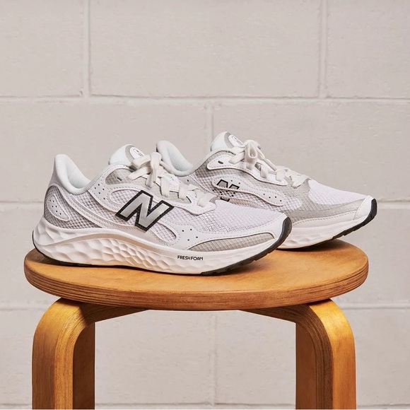 New Balance Women’s fresh foam Arishi Tiralux v4 Running shoe NIB please read! - Picture 7 of 7